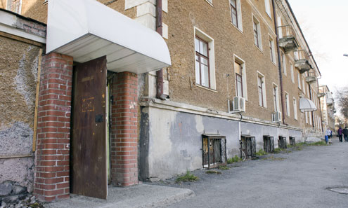 В помещении на Чайковского, 12 (здание гостиницы) игровые автоматы милиция изымала уже дважды. Только принадлежали они разным юридическим лицам