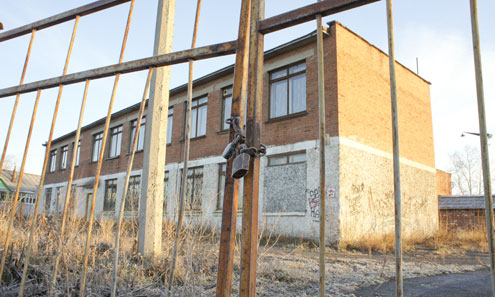 В 2007 году школа №8 была закрыта, а учащиеся переведены в другие школы города. Некоторое время там размещался филиал УГТУ-УПИ. Сейчас здание пустует.