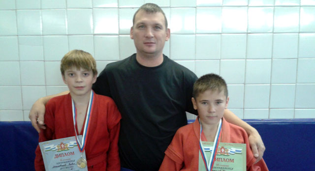 Никита Сарапулов и Павел Логиновских стали призерами Первенства области по самбо