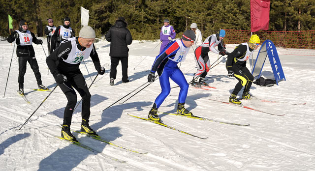 В Ревде прошла командная лыжная гонка
