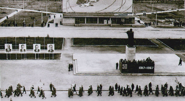 Демонстрация на площади Победы, 1967 год. 