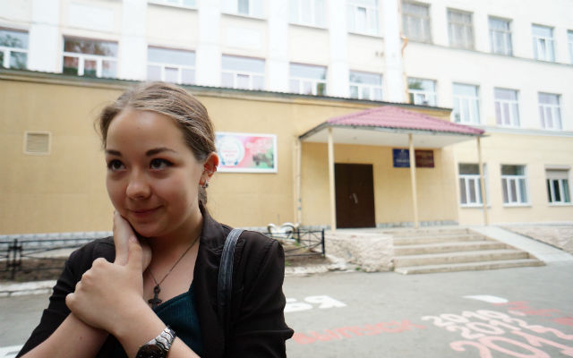 Выпускница 28-й школы Саша Потапова — одна из двух ревдинцев, которые нынче сдавали ЕГЭ по географии. Этот предмет нужен ей, чтобы в будущем защищать природу.