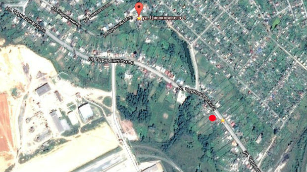 Красным кружком на карте отмечено, где канава впадает в реку Каменушка. 