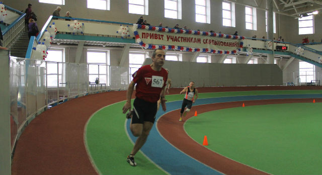 Леонид Безбородов пробежал 200 метров за 32,25 секунд. 